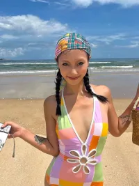 Color Deep V