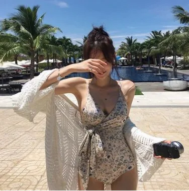 Retro Gathered One-Piece Swimsuit